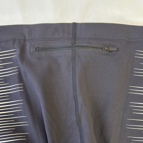 🖤 Nike Dri-FIT/Stay Warm Leggings Black Gray Striped Women NWT Stretch 🖤 - Picture 12 of 17